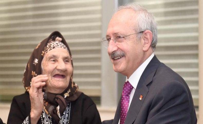 Kılıçdaroğlu 96 yaşındaki İzmirli üyeyle buluştu!